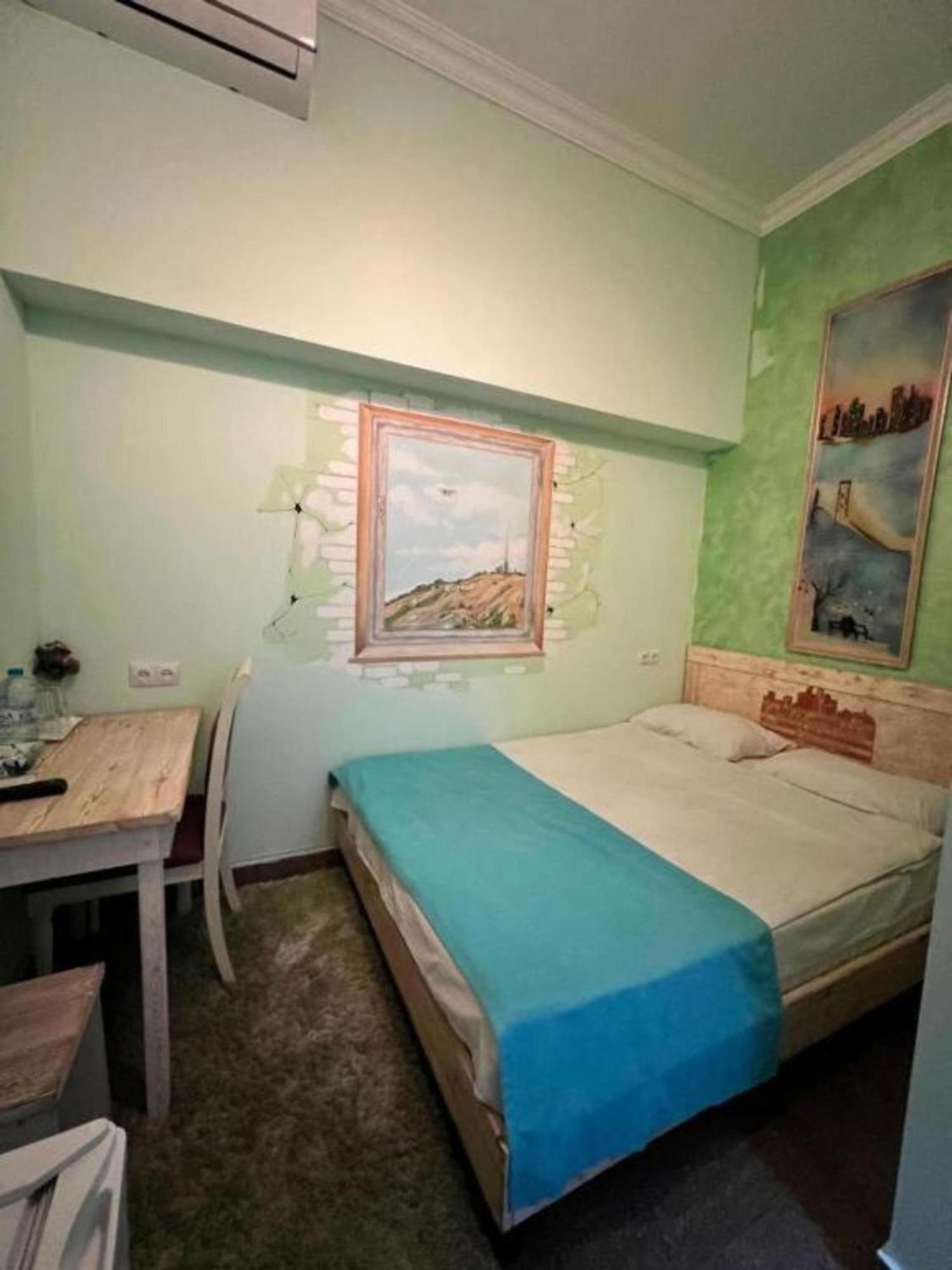 Hotel & Apartments California Yerevan Ngoại thất bức ảnh